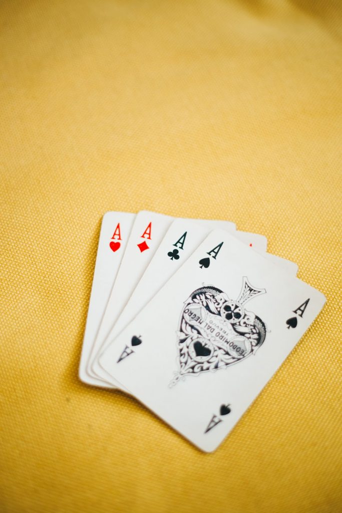 Cách chơi bài tiến lên miền trung
