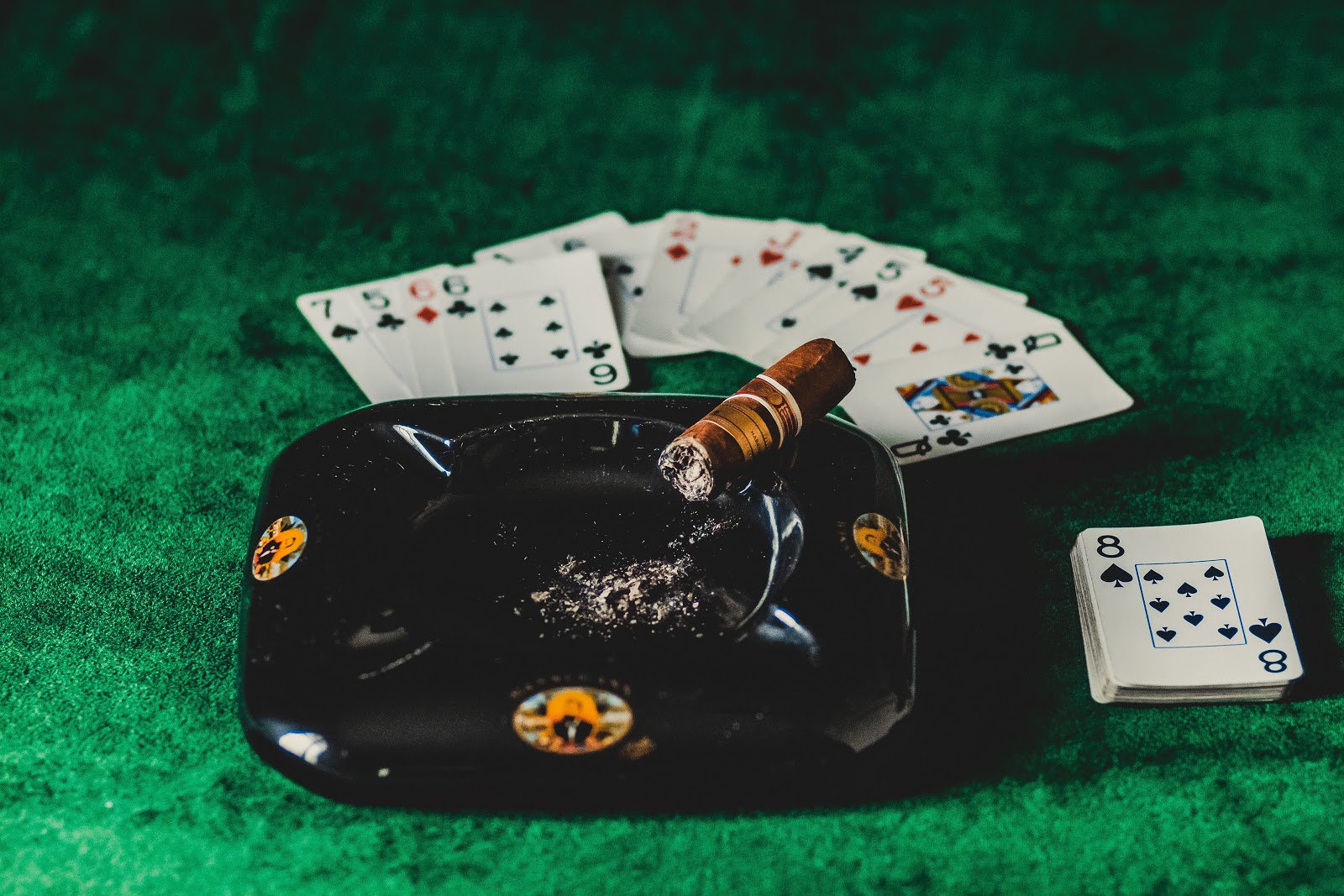 Cách chơi poker đơn giản dễ hiểu mà ai cũng nên biết